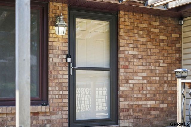4523 S 58th Street, Lincoln, NE 68516