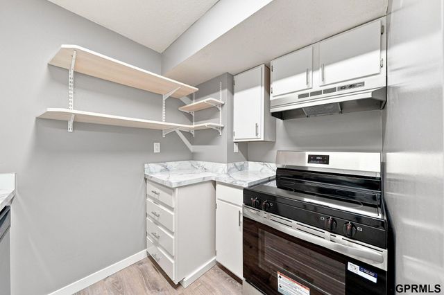 4523 S 58th Street, Lincoln, NE 68516