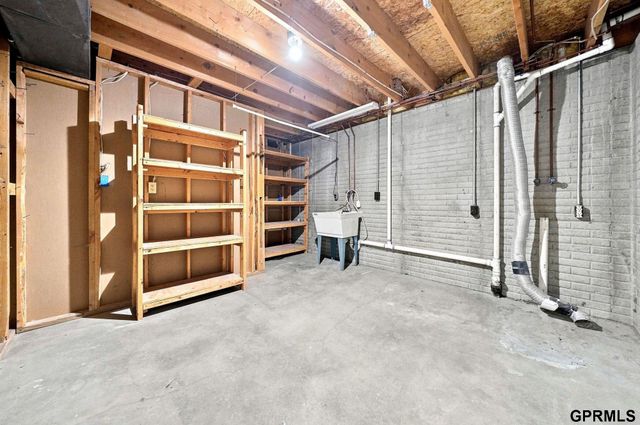 4523 S 58th Street, Lincoln, NE 68516