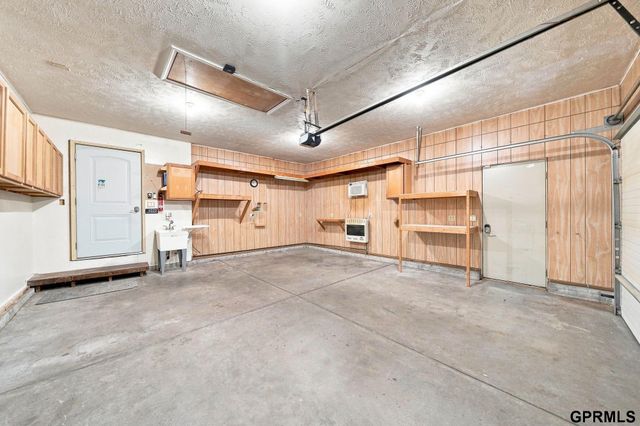 4523 S 58th Street, Lincoln, NE 68516