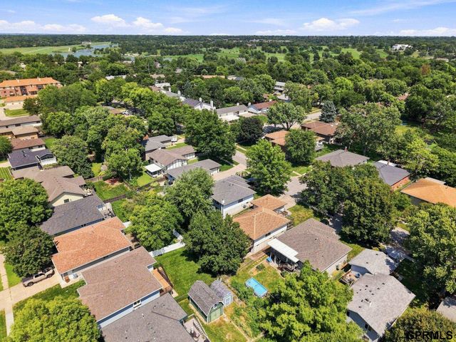 4523 S 58th Street, Lincoln, NE 68516