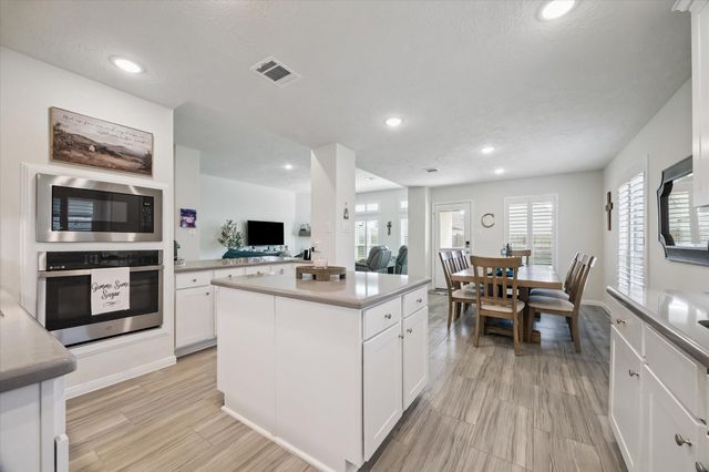 3513 Ballena Way, Dickinson, TX 77539
