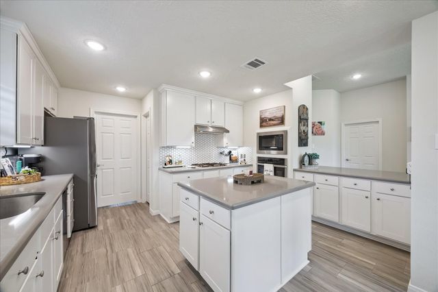 3513 Ballena Way, Dickinson, TX 77539
