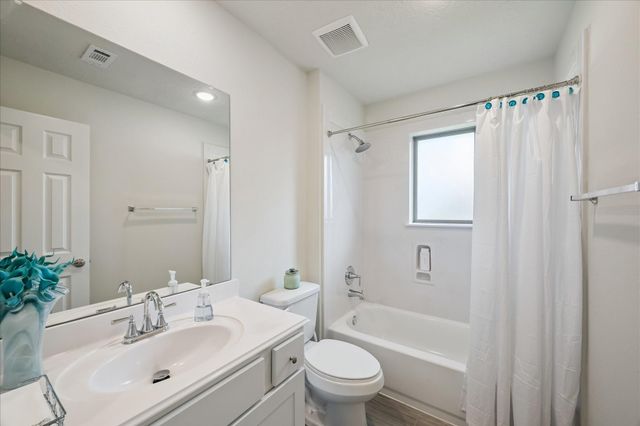 3513 Ballena Way, Dickinson, TX 77539