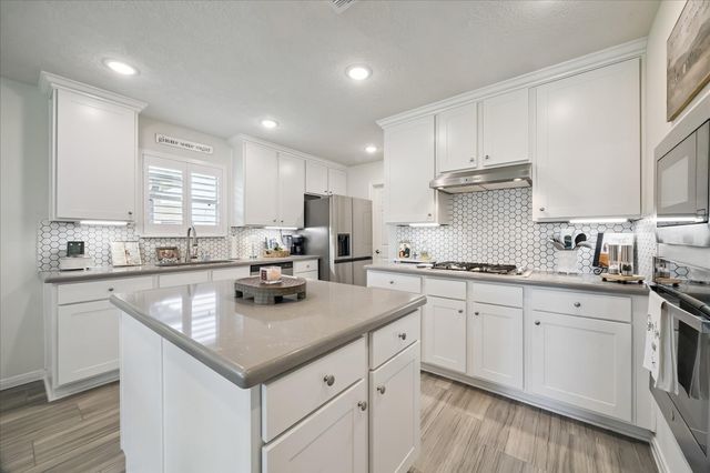 3513 Ballena Way, Dickinson, TX 77539