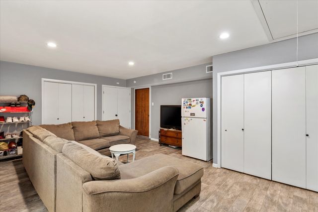 1101 Holly Hill Lane, Mt Pleasant, TX 75455
