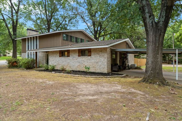 1101 Holly Hill Lane, Mt Pleasant, TX 75455