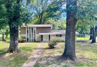 1101 Holly Hill Lane, Mt Pleasant, TX 75455
