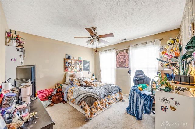 2633 Royal Gateway, Dayton, OH 45431