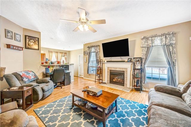 2633 Royal Gateway, Dayton, OH 45431