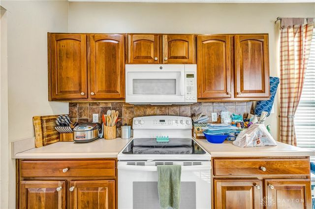 2633 Royal Gateway, Dayton, OH 45431