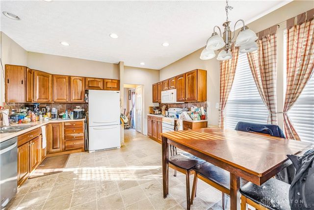 2633 Royal Gateway, Dayton, OH 45431