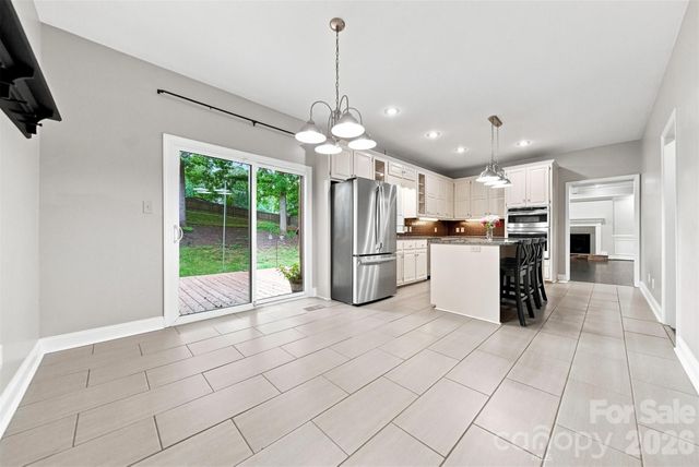 2941 8th Street Court NE, Hickory, NC 28601