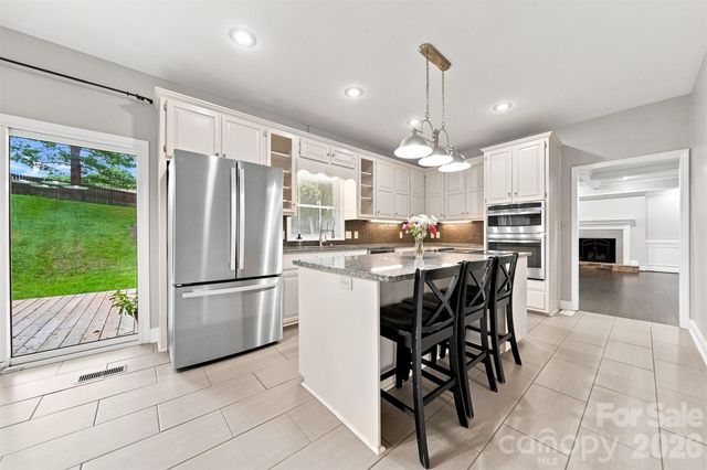 2941 8th Street Court NE, Hickory, NC 28601