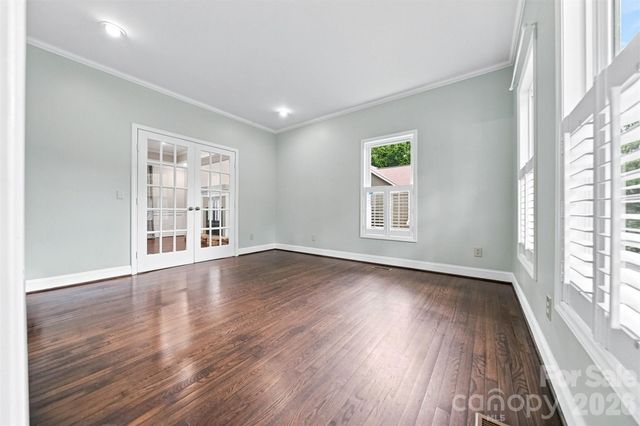 2941 8th Street Court NE, Hickory, NC 28601