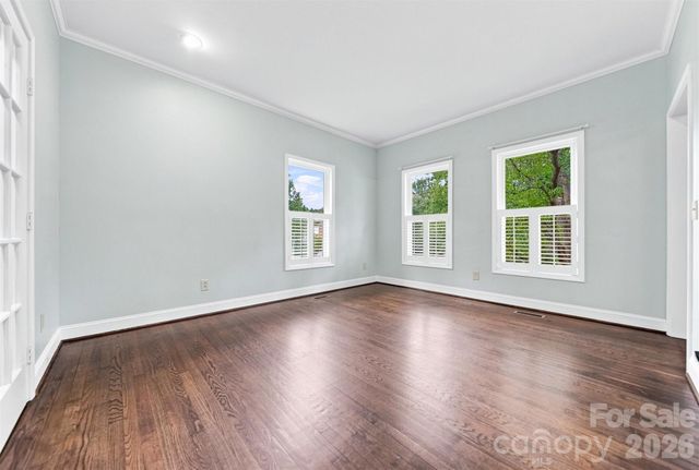 2941 8th Street Court NE, Hickory, NC 28601