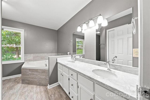 2941 8th Street Court NE, Hickory, NC 28601