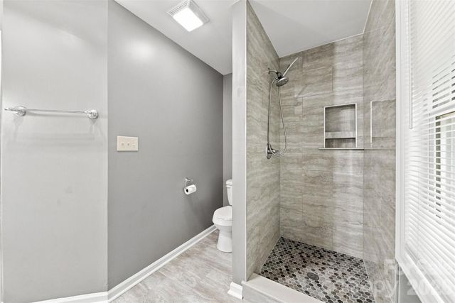 2941 8th Street Court NE, Hickory, NC 28601