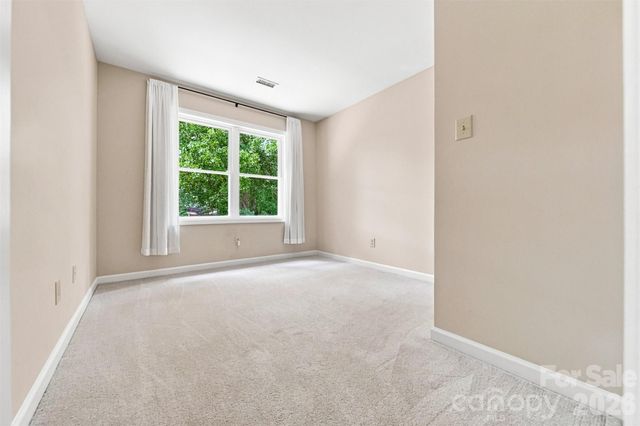 2941 8th Street Court NE, Hickory, NC 28601