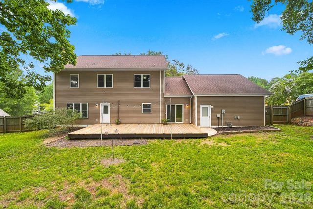 2941 8th Street Court NE, Hickory, NC 28601