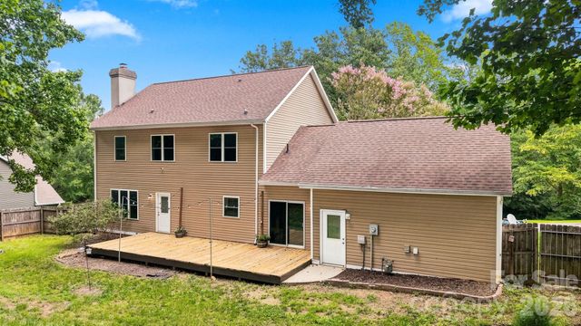 2941 8th Street Court NE, Hickory, NC 28601
