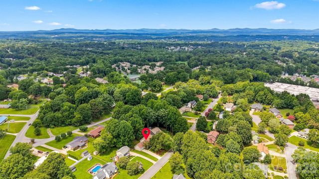 2941 8th Street Court NE, Hickory, NC 28601