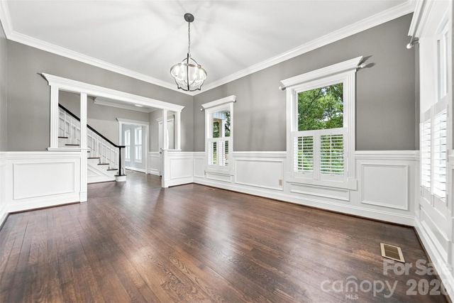 2941 8th Street Court NE, Hickory, NC 28601