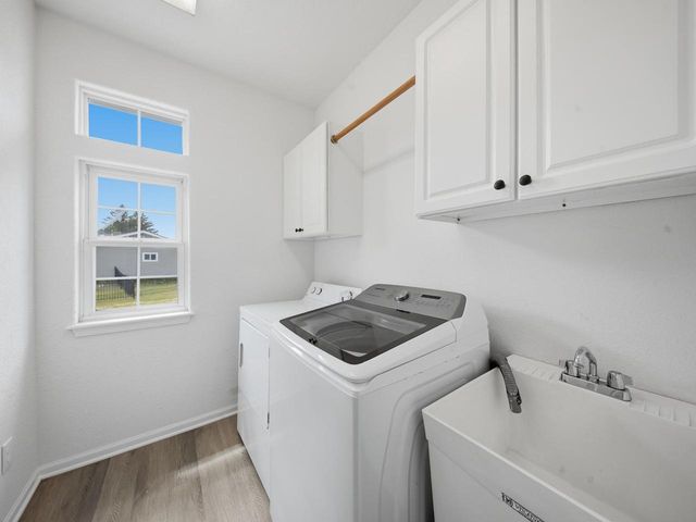 N56W18034 Evergreen LANE, Menomonee Falls, WI 53051