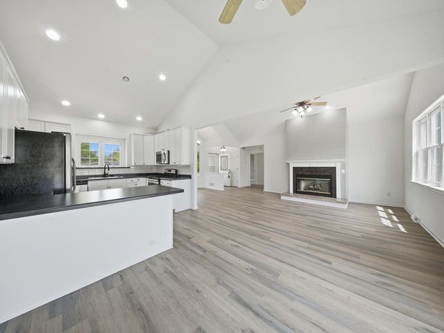 N56W18034 Evergreen LANE, Menomonee Falls, WI 53051