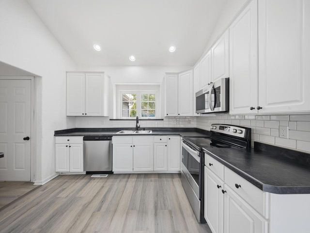 N56W18034 Evergreen LANE, Menomonee Falls, WI 53051