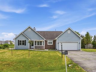 N56W18034 Evergreen LANE, Menomonee Falls, WI 53051