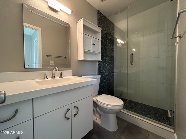 2927 E FAIRMOUNT Avenue, Phoenix, AZ 85016