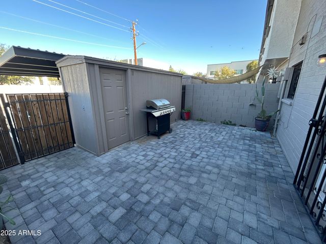 2927 E FAIRMOUNT Avenue, Phoenix, AZ 85016
