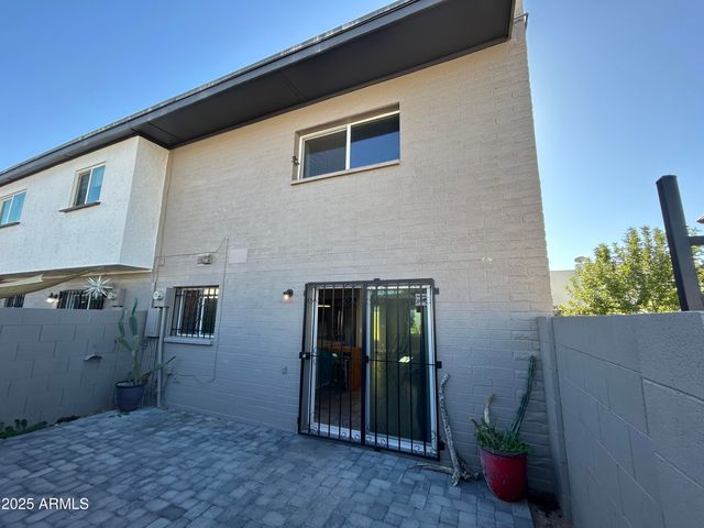 2927 E FAIRMOUNT Avenue, Phoenix, AZ 85016