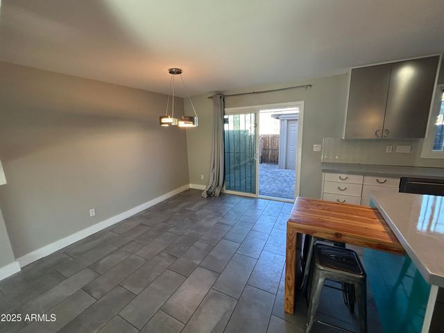 2927 E FAIRMOUNT Avenue, Phoenix, AZ 85016