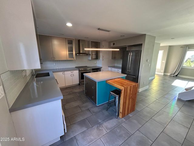 2927 E FAIRMOUNT Avenue, Phoenix, AZ 85016