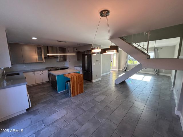 2927 E FAIRMOUNT Avenue, Phoenix, AZ 85016