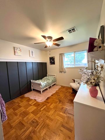 10712 Vincent Drive, Klamath Falls, OR 97603