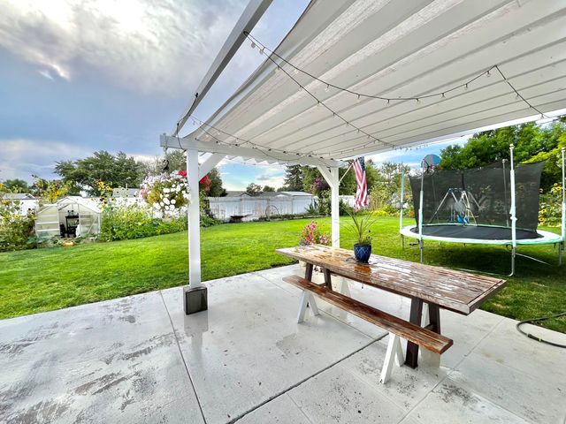 10712 Vincent Drive, Klamath Falls, OR 97603