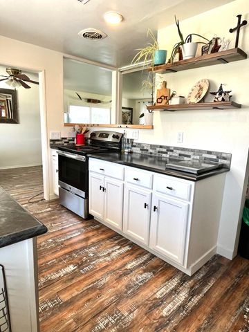 10712 Vincent Drive, Klamath Falls, OR 97603