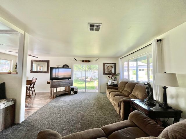 10712 Vincent Drive, Klamath Falls, OR 97603
