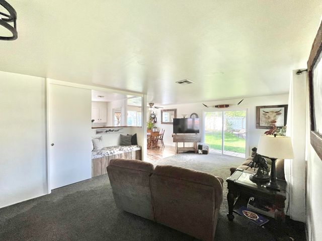 10712 Vincent Drive, Klamath Falls, OR 97603