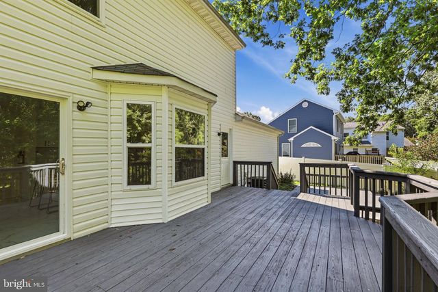 12 SHELLI TER, Barnegat, NJ 08005