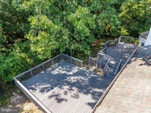12 SHELLI TER, Barnegat, NJ 08005