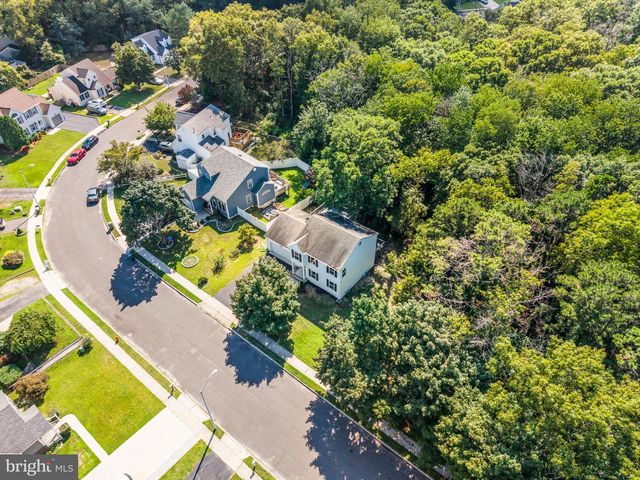 12 SHELLI TER, Barnegat, NJ 08005