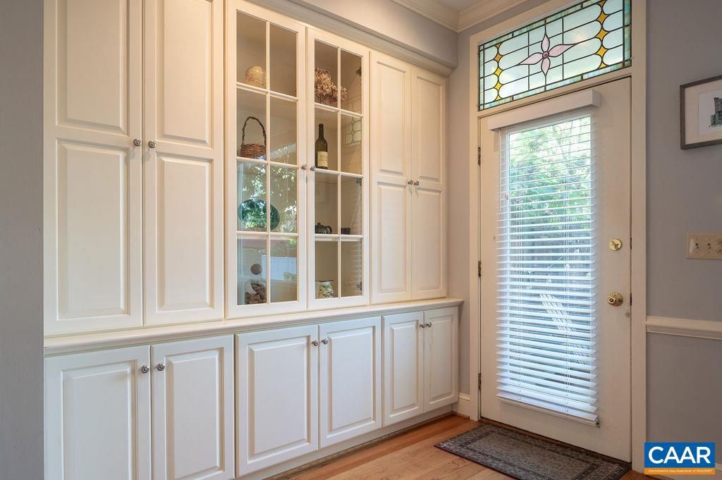 Image 10 of property listing at 503 NE 2ND ST, Charlottesville, VA 22902