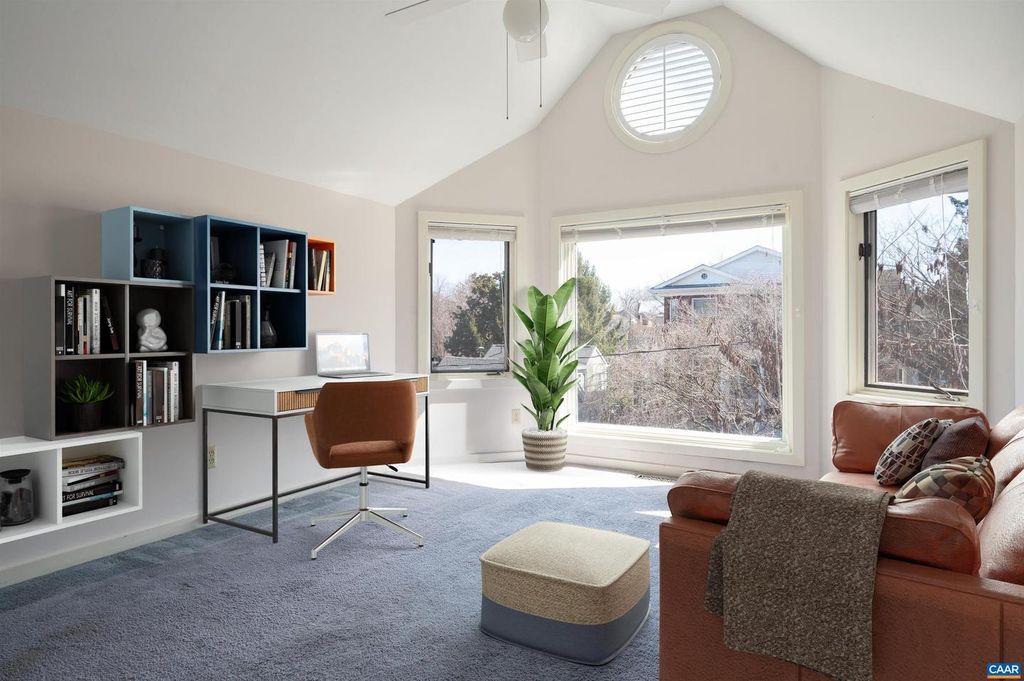 Image 27 of property listing at 503 NE 2ND ST, Charlottesville, VA 22902