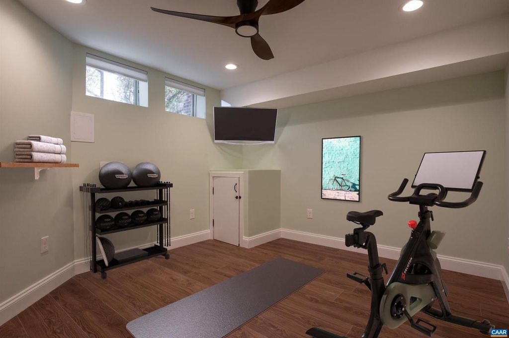 Image 31 of property listing at 503 NE 2ND ST, Charlottesville, VA 22902