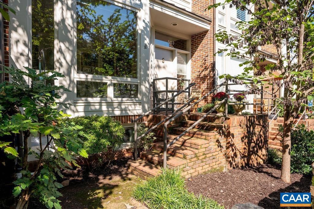 Image 4 of property listing at 503 NE 2ND ST, Charlottesville, VA 22902