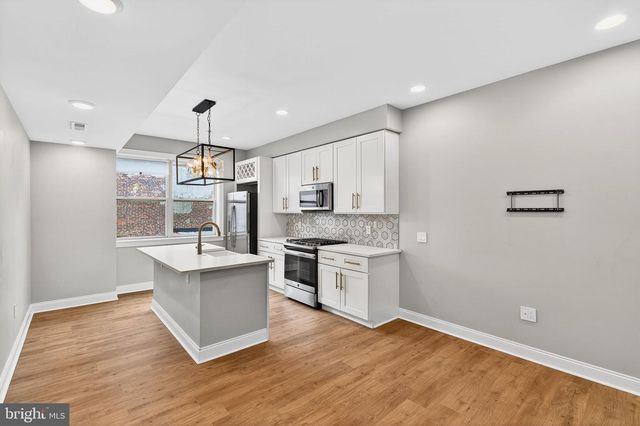 2528 E ALBERT, Philadelphia, PA 19125